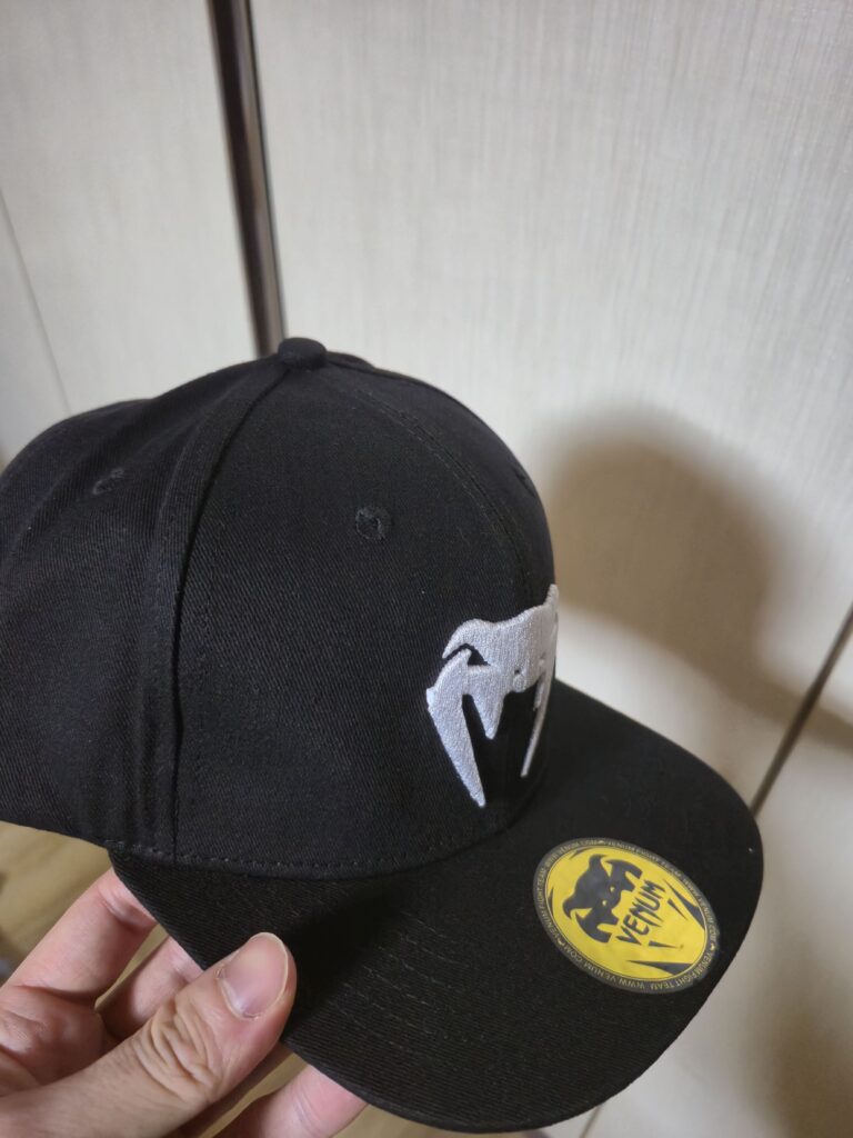 Venom Classic snapback side view.